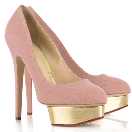 好想要！～小S 腳上的鞋子到底是什麼牌子？