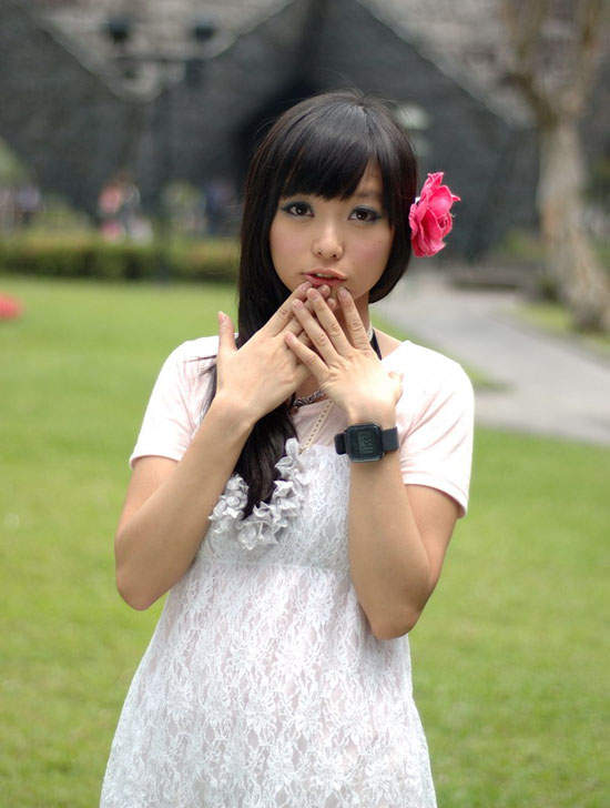 凌兢欣 新宅男女神!? 凌兢欣 新宅男女神!?