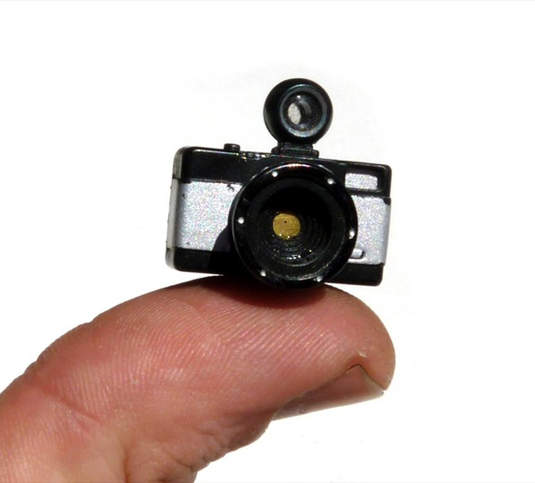 變變變!LOMO相機造型鑰匙圈變成Lomography 針孔照相機 變變變!LOMO相機造型鑰匙圈變成Lomography 針孔照相機