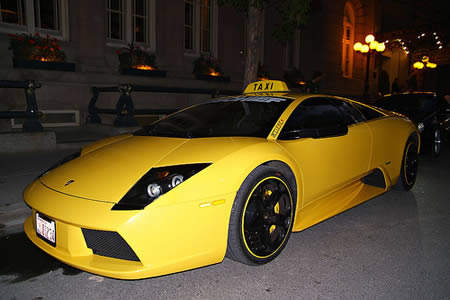 老外小黃超誇張之名貴計程車 老外小黃超誇張之名貴計程車