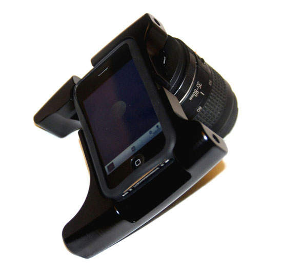 iPhone變身單眼相機 《外掛鏡頭機殼裝置》誕生! iPhone變身單眼相機 《外掛鏡頭機殼裝置》誕生!
