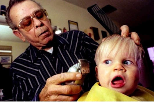 《初次剪髮貝比照》~~表情有夠好笑