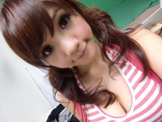 電玩美少女辛咩咩 F杯級美眉～不是羊咩咩喔！