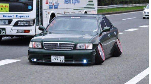 趴趴熊車：超低底盤房車 頭又搖尾擺~