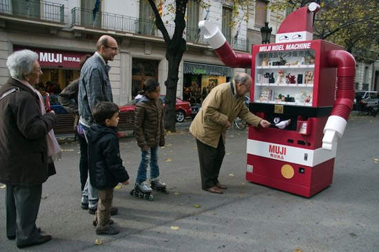 無印良品聖誕禮:真人販賣機 無印良品聖誕禮:真人販賣機