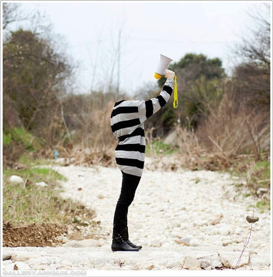 無頭照正流行! Where`s your head at! 無頭照正流行! Where`s your head at!