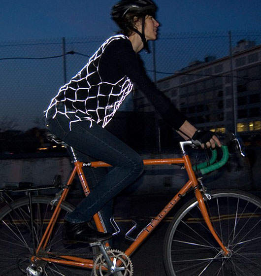 《反光背心》超適合穿去夜店的(誤) 《反光背心》超適合穿去夜店的(誤)