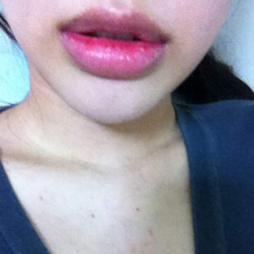 《超懶女》一個禮拜沒洗澡的女生!豐唇咬熱狗...你有興趣知道她的一切嗎? 《超懶女》一個禮拜沒洗澡的女生!豐唇咬熱狗...你有興趣知道她的一切嗎?