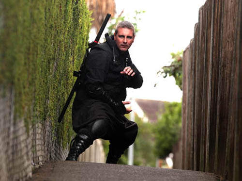 超高調英國忍者 十八般武藝樣樣通 超高調英國忍者 十八般武藝樣樣通