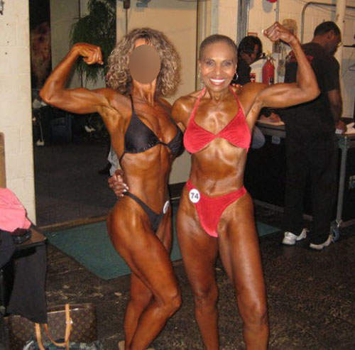 74歲健美阿嬤 金氏紀錄保持人! 74歲健美阿嬤 金氏紀錄保持人!