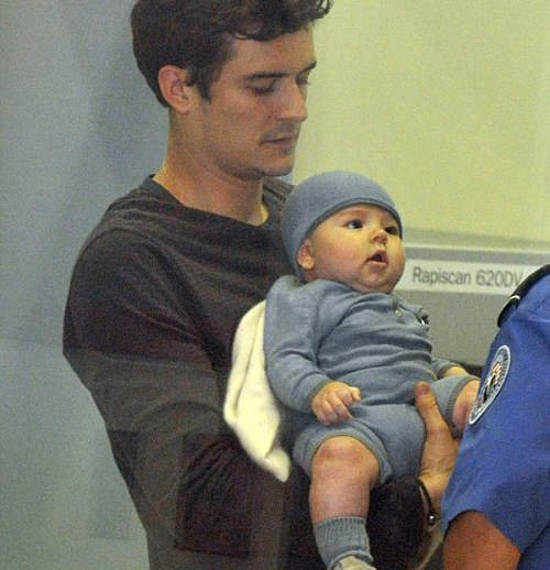 奧蘭多、米蘭達小Baby機場亮相 奧蘭多、米蘭達小Baby機場亮相