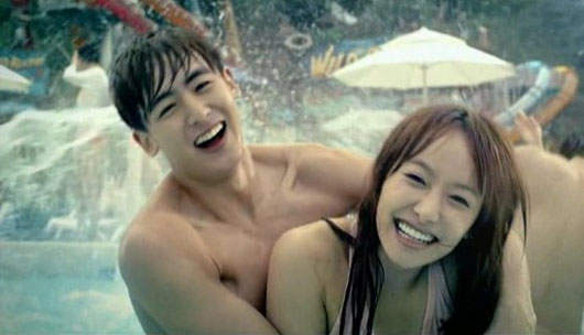 維尼夫婦放閃光　合拍水上遊戲廣告