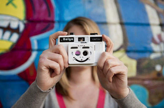 能拍3D的《微笑相機 》照相時自然而然讓你笑出來 能拍3D的《微笑相機 》照相時自然而然讓你笑出來