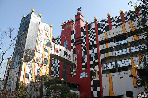 歡迎來到華麗奇幻的...工廠？！！