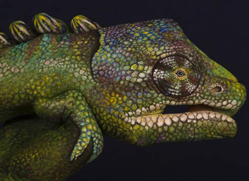 過度真實的手部彩繪　好厲害但是又好驚嚇∑(￣[]￣；)!