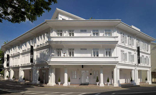 《黑白配旅館》特別的色調讓人好像下盤西洋棋 《黑白配旅館》特別的色調讓人好像下盤西洋棋