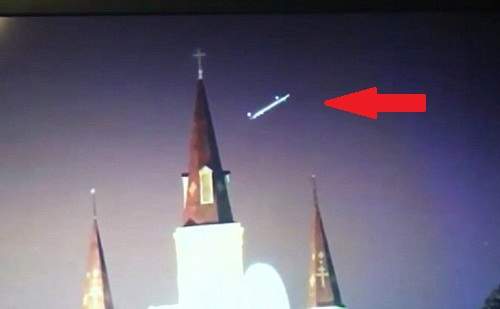 飛竿？UFO？電視機裡的超清晰影像！