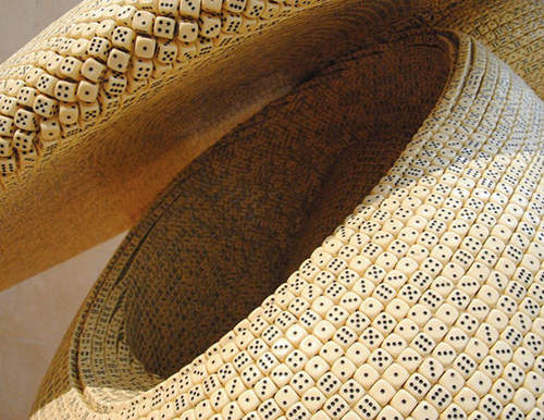 超巨大《骰子藝術》弄倒有香腸可以換嗎？（誤）