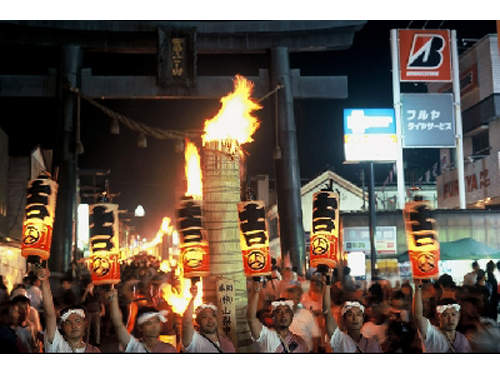 連日本人都覺得奇怪的夏季祭典 連日本人都覺得奇怪的夏季祭典