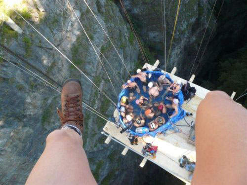 《高空露天浴》 真的又是不要命的一群勇士!! 《高空露天浴》 真的又是不要命的一群勇士!!