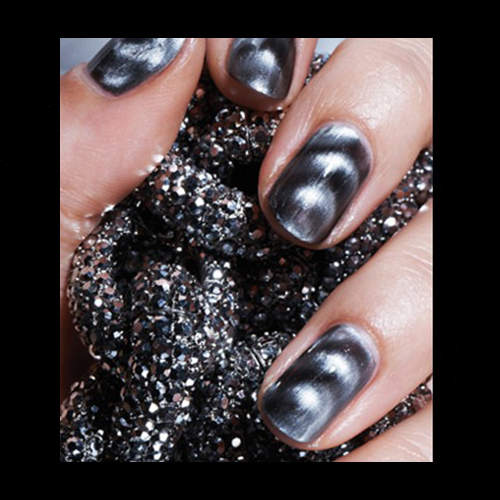 妳還在玩爆裂指甲油嗎?最新《磁粉指甲油》登場★ 妳還在玩爆裂指甲油嗎?最新《磁粉指甲油》登場★