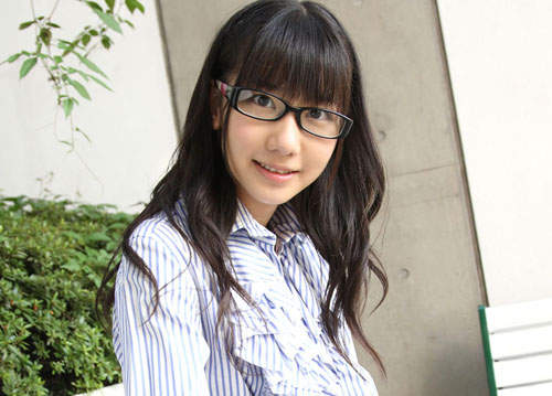  《AKB48眼鏡限定》寫真集 大家一起推眼鏡吧！