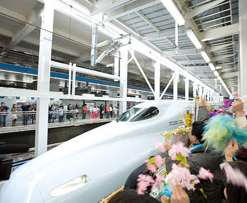 15000個臨時演員　全長3分鐘的九州新幹線廣告大公開