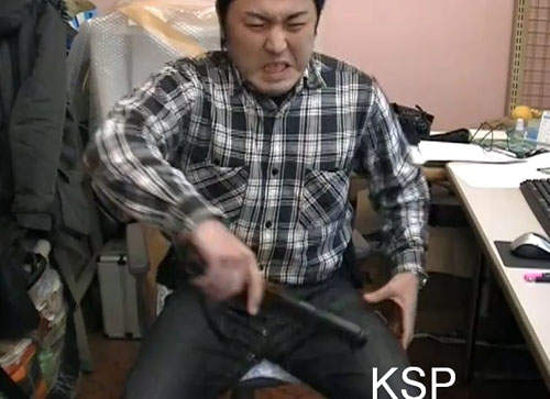 日本版風水步驚雲  其實是防身器材的店長玩很大 日本版風水步驚雲  其實是防身器材的店長玩很大