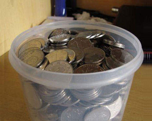 嫌硬幣太多？！  你可以跟他一樣這麼做