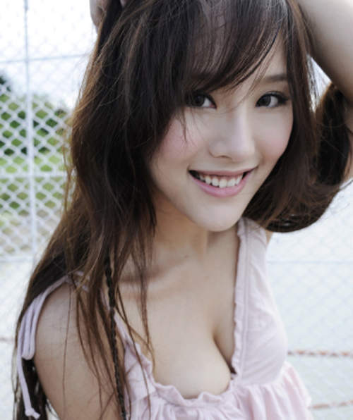 陳靜 「百果園E神」不唱歌光拍照也很美 陳靜 「百果園E神」不唱歌光拍照也很美