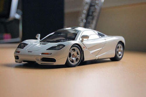 麥拉輪 McLaren F1 (Minichamps) 擁有最遙遠的距離 麥拉輪 McLaren F1 (Minichamps) 擁有最遙遠的距離