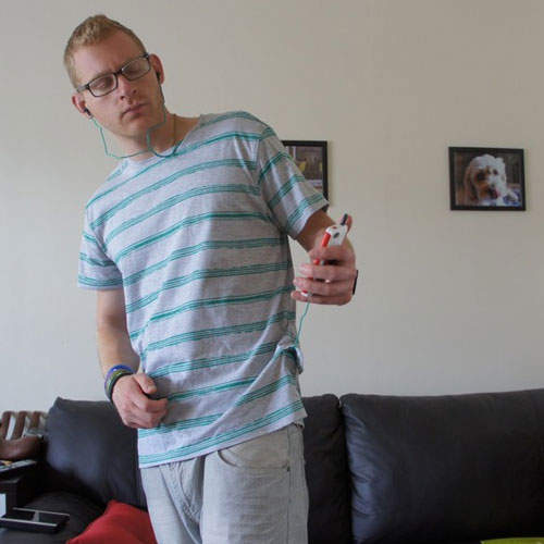 Hoodie Buddie  HBTee T-Shirt  衣服也能聽音樂?! Hoodie Buddie  HBTee T-Shirt  衣服也能聽音樂?!