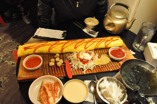 69cm長的蛋捲 只能用洗衣板盛盤