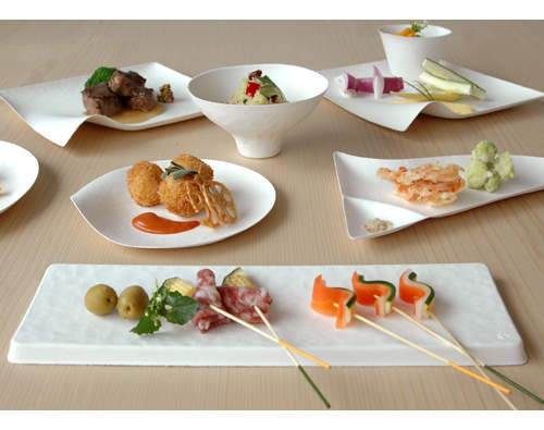 無法一眼分辨出素材的紙製餐具 無法一眼分辨出素材的紙製餐具