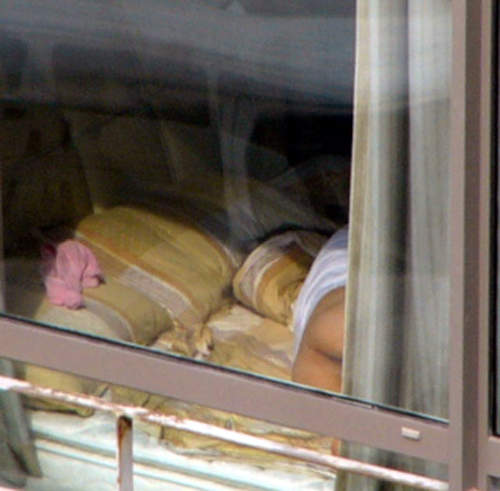 曬B妹 左岸網友天天關注的對面樓上那點事兒...