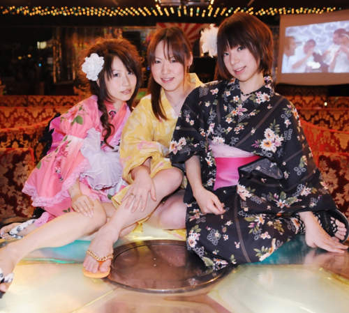 女裝男子們的夏天也一樣活動滿檔～★