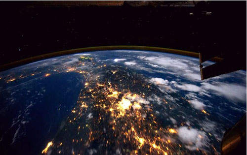 從太空看地球 一分鐘帶你環繞全世界 從太空看地球 一分鐘帶你環繞全世界
