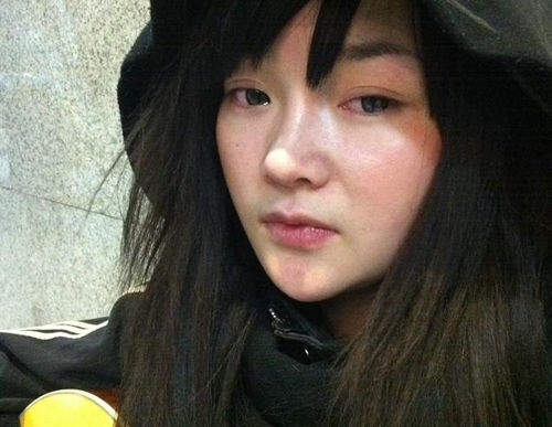 乞丐蘿莉 清純賣唱女激起大家的愛心 乞丐蘿莉 清純賣唱女激起大家的愛心