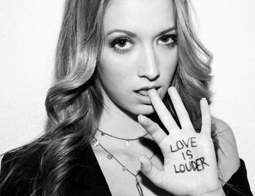 督錯洞正妹 塔瑞安 硬啦硬啦怎麼收到褲子裡?