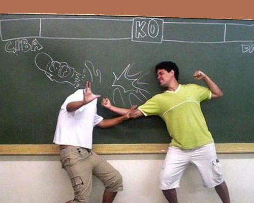 《創意黑板畫》  這樣是不是比大頭照好看多啦！！