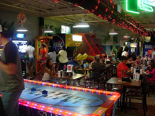 全世界最大的麥當勞　怎麼跟電動玩具場沒兩樣？！