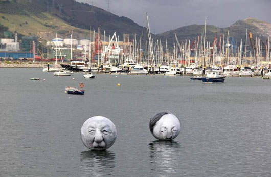 《漂浮的氣泡頭》一堆頭浮在海面上～～（抖）