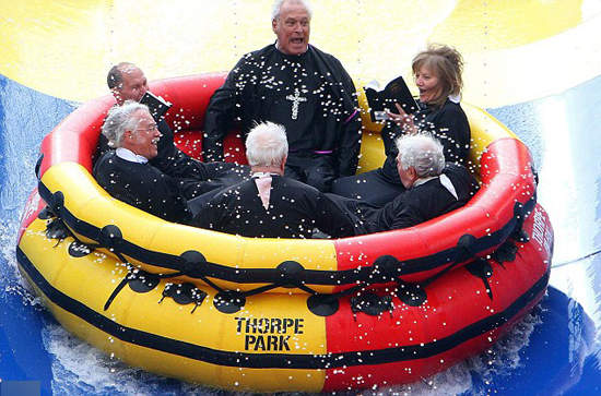 神聖遊樂園之旅 牧師也瘋狂 神聖遊樂園之旅 牧師也瘋狂