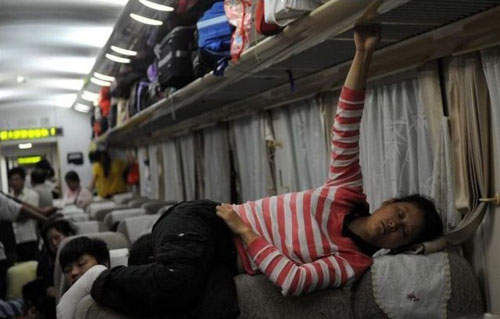 什麼？！又要收假了～～ 遇到這樣的返鄉人潮...