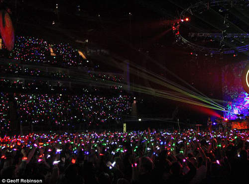 視覺系演唱會!媽媽  是我的手腕在發亮★ 視覺系演唱會!媽媽  是我的手腕在發亮★