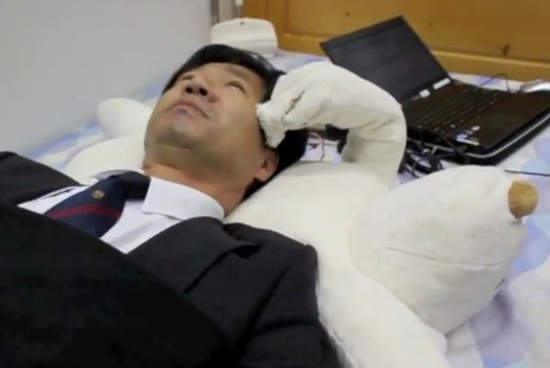 《熟睡君》治療打呼的可愛機器熊 《熟睡君》治療打呼的可愛機器熊