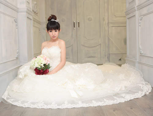 看著瑤瑤穿起婚紗照 好想...成為那人生的贏家啊 看著瑤瑤穿起婚紗照 好想...成為那人生的贏家啊