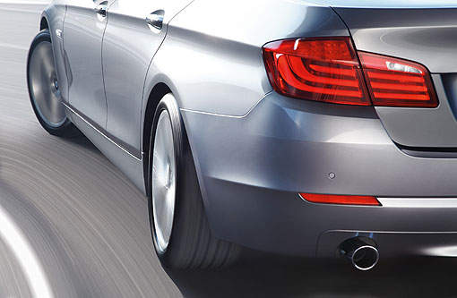 後輪會轉彎 BMW F10 5-Series/Infiniti G37 Coupe