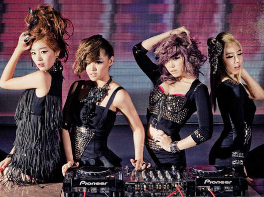 Secret告訴我們《Love Is Move》:愛情是移動的! Secret告訴我們《Love Is Move》:愛情是移動的!