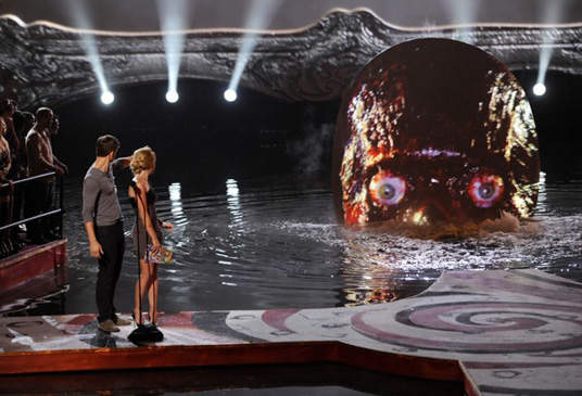 2011尖叫獎 這舞台的確是讓人驚聲尖叫...